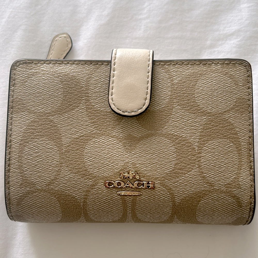 COACH wallet - signature logo and cream